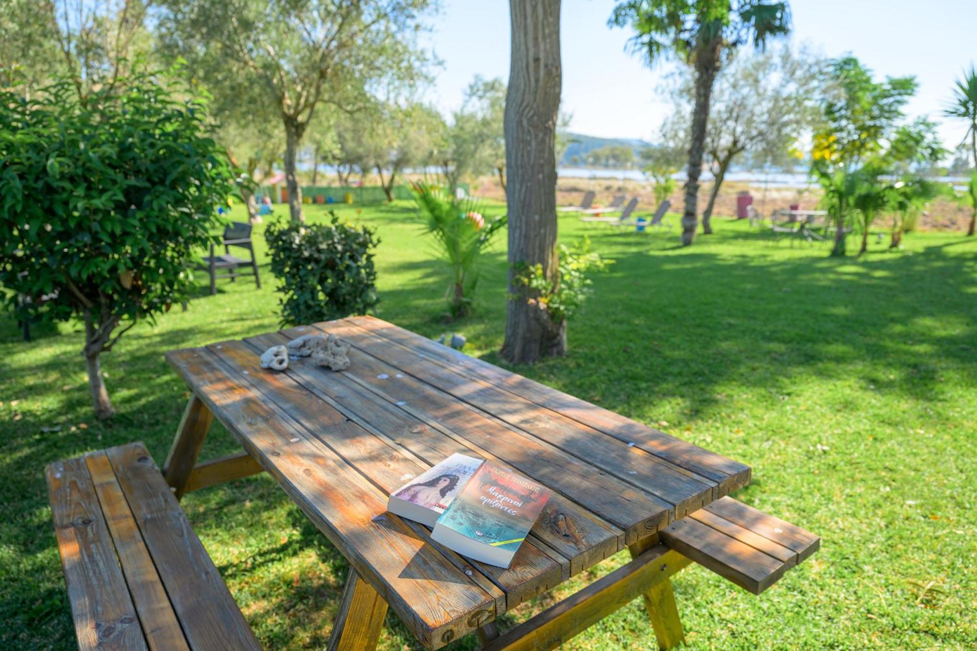 Bikini Apartments Kariotai Ngoại thất bức ảnh