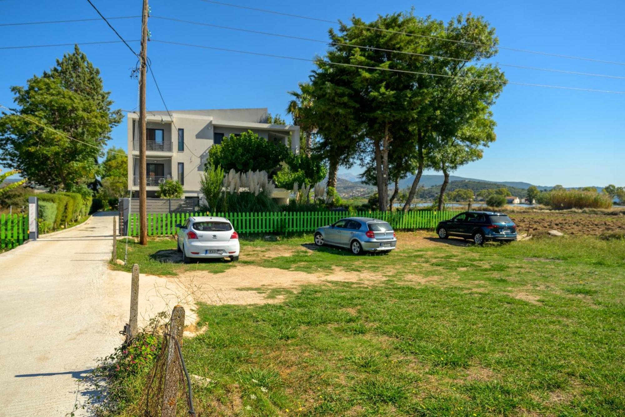 Bikini Apartments Kariotai Ngoại thất bức ảnh