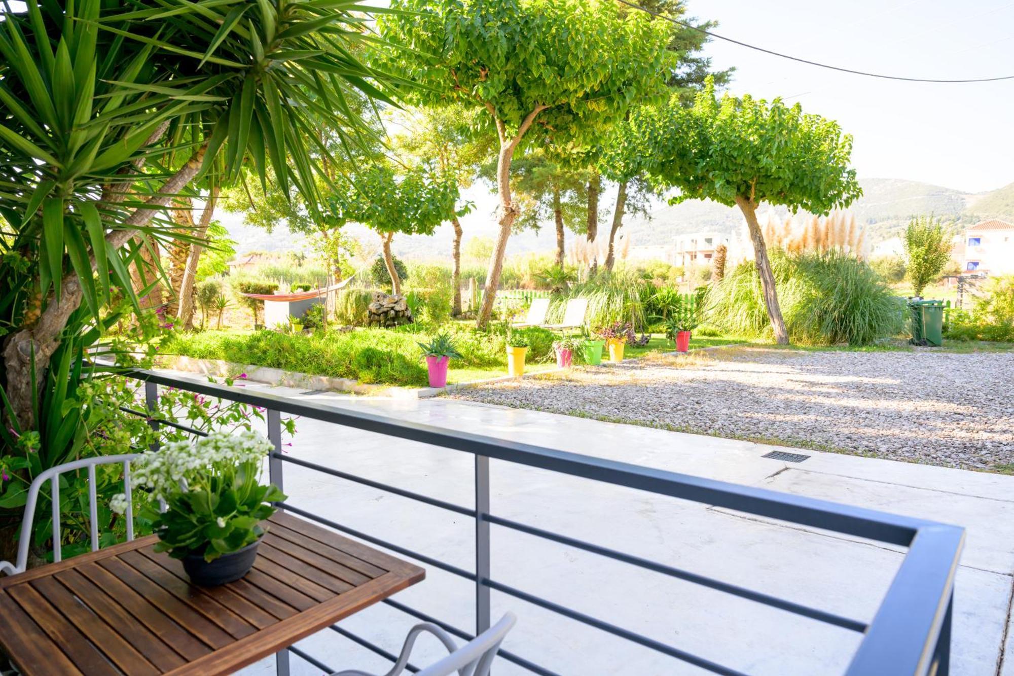 Bikini Apartments Kariotai Phòng bức ảnh