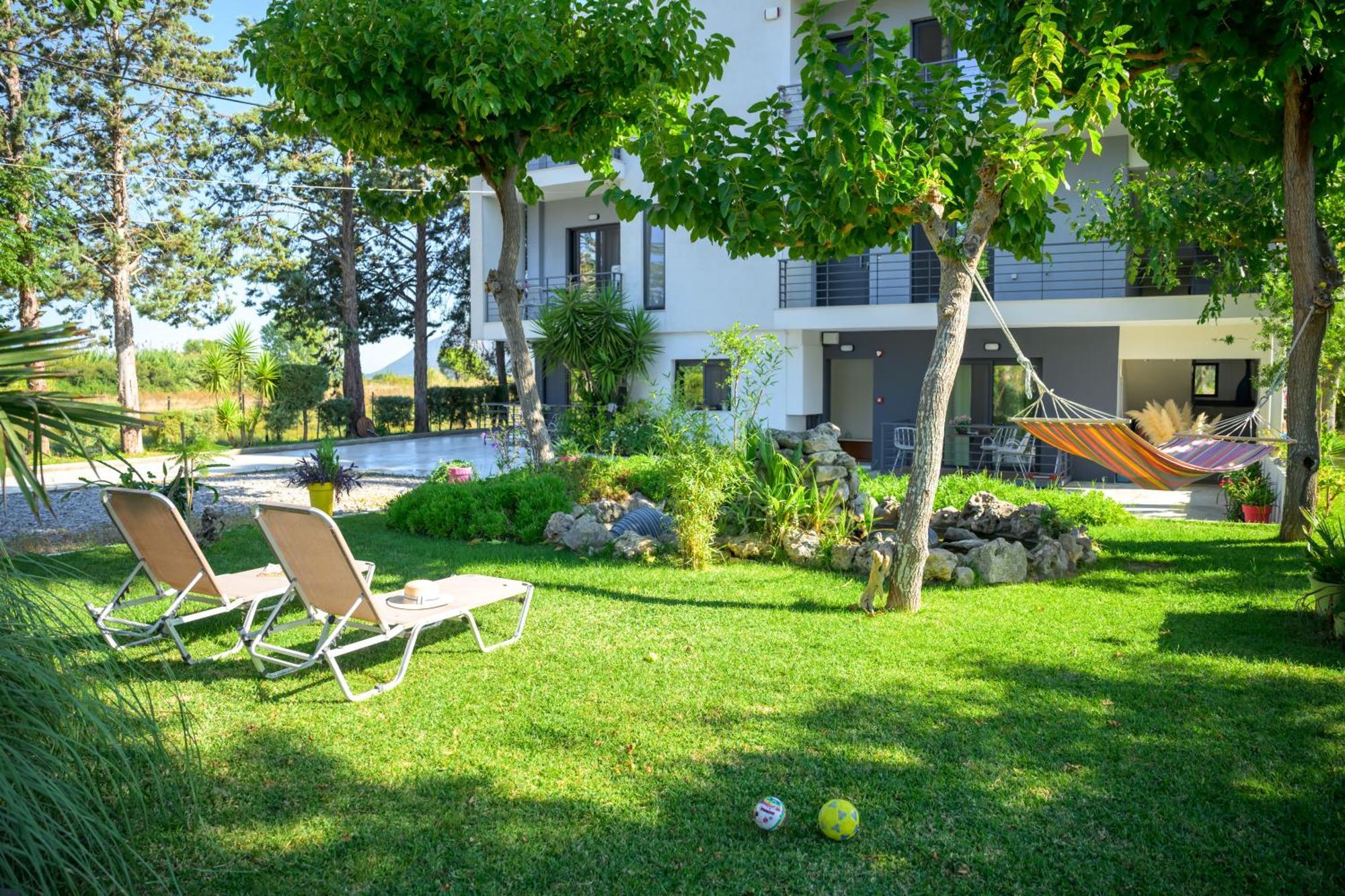 Bikini Apartments Kariotai Ngoại thất bức ảnh