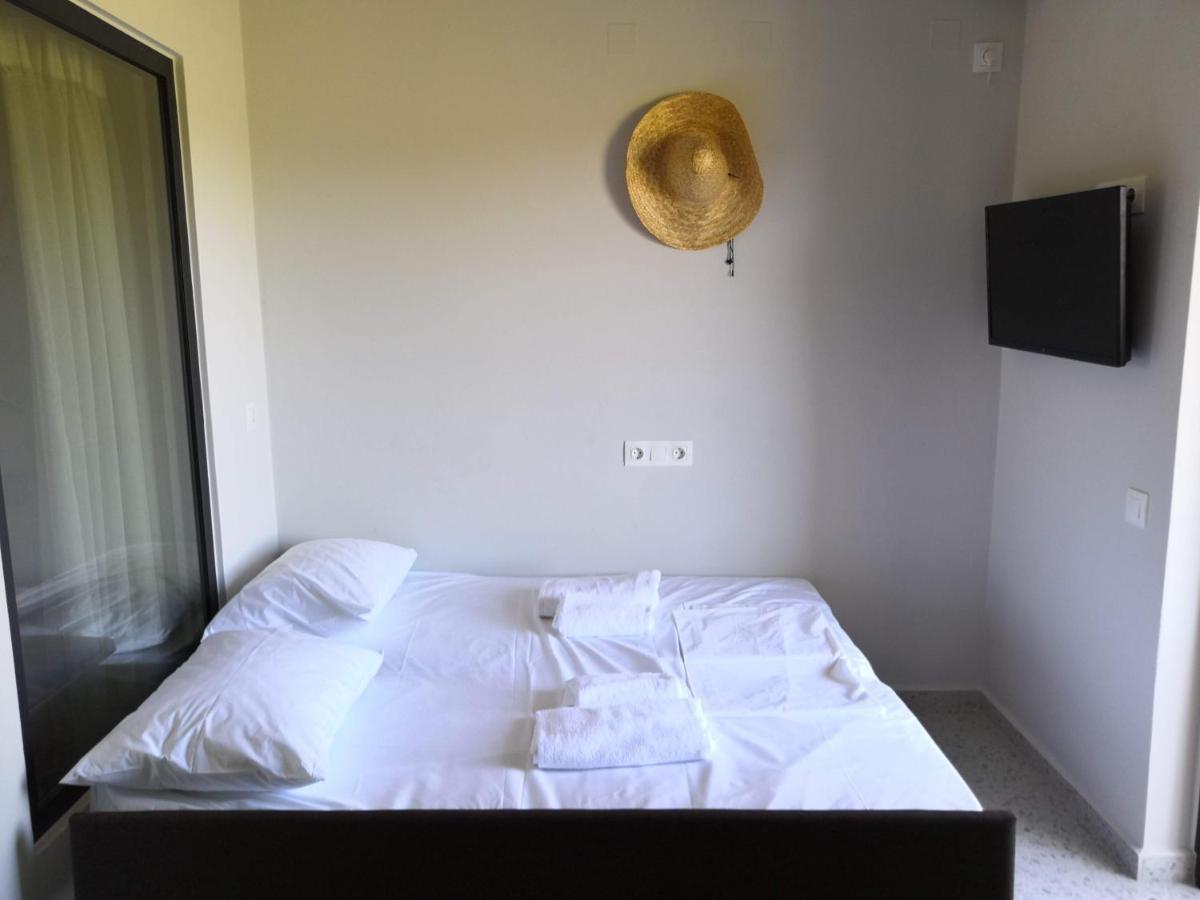 Bikini Apartments Kariotai Ngoại thất bức ảnh